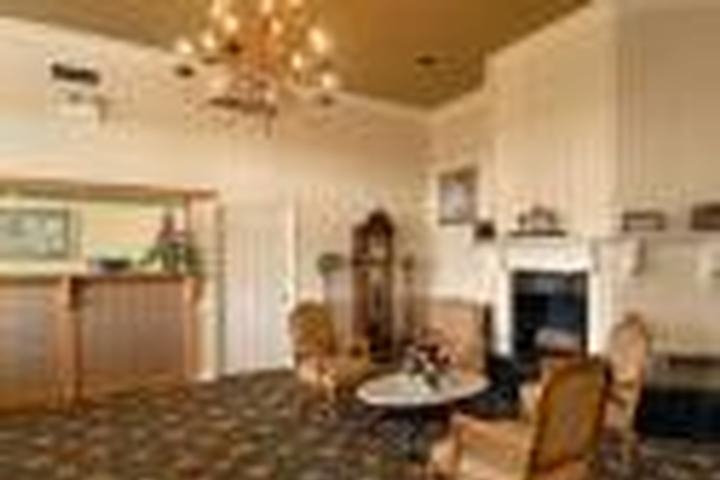 Days Inn & Suites by Wyndham Collierville Germantown Area photo collage