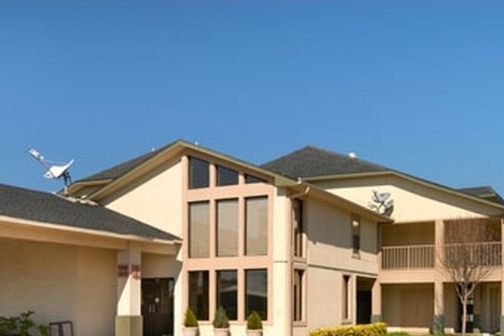 Super 8 by Wyndham Bossier City/Shreveport Area photo collage