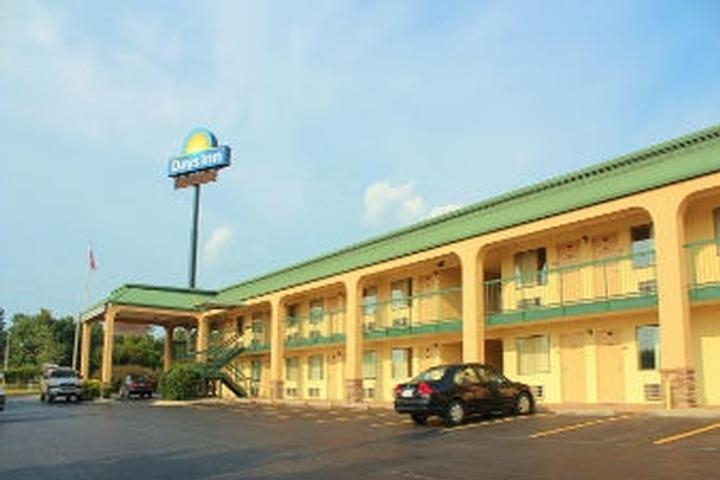 Days Inn by Wyndham Macon I 475 photo collage