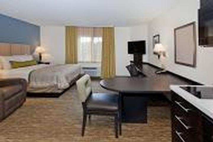 Sonesta Simply Suites Knoxville Tn photo collage