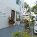 Exterior of Airport Beach Hotel