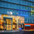 Exterior of Aloft by Marriott New York LaGuardia Airport