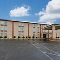 Exterior of American Inn Evansville