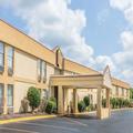Exterior of Americas Best Value Inn Knoxville Downtown North