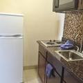 Image of Americas Best Value Inn Romulus Detroit Airport