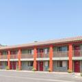 Exterior of Americas Best Value Inn & Suites Bakersfield Central