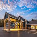 Exterior of Americinn by Wyndham Douglas / Saugatuck