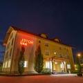 Exterior of Bau Hotel