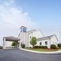 Exterior of Baymont by Wyndham Auburn
