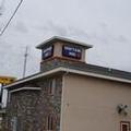 Exterior of Bestway Inn