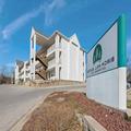Exterior of Birch Hill Suites Kansas City – Independence