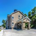 Exterior of Cobblestone Hotel & Suites Erie