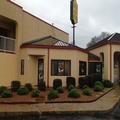 Image of Colonial Inn & Suites /Airport/Graceland