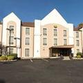 Exterior of Comfort Inn Pittsburgh Crafton