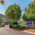 Exterior of Comfort Inn & Suites Fayetteville - University Area