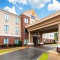 Exterior of Comfort Inn & Suites Pine Bluff