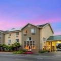 Exterior of Comfort Inn & Suites Redwood Country