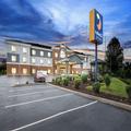 Exterior of Comfort Suites Abingdon I 81