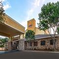 Exterior of Comfort Suites Nw Dallas Near Love Field