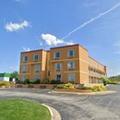 Exterior of Copley Inn & Suites By OYO Akron OH