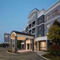 Exterior of Courtyard by Marriott Mississauga Airport Corporate Centre West