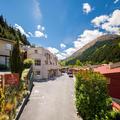 Exterior of Cranbury Court Apartments Queenstown