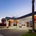 Photo of Days Inn & Suites by Wyndham Anaheim at Disneyland Park