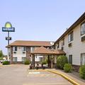 Image of Days Inn & Suites by Wyndham Davenport East