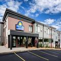 Exterior of Days Inn & Suites by Wyndham Duluth by The Mall