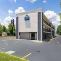 Image of Days Inn & Suites by Wyndham Indianapolis Airport East