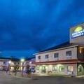 Image of Days Inn & Suites by Wyndham Madisonville