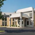 Photo of Days Inn & Suites by Wyndham Merrillville