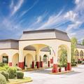 Photo of Days Inn & Suites by Wyndham Starkville
