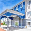 Photo of Days Inn & Suites by Wyndham Sulphur Springs
