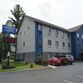 Exterior of Days Inn & Suites by Wyndham Traverse City