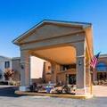 Exterior of Days Inn by Wyndham Lincoln, IL/Route 66