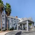 Exterior of Days Inn by Wyndham San Antonio Downtown