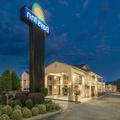 Photo of Days Inn by Wyndham Shorter
