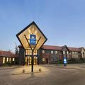 Exterior of Days Inn by Wyndham Stevenage North