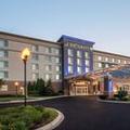 Exterior of Doubletree by Hilton Chicago Midway Airport