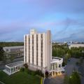 Exterior of Doubletree by Hilton Virginia Beach
