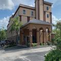 Exterior of Econo Lodge