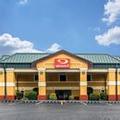 Exterior of Econo Lodge Berea