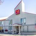 Exterior of Econo Lodge Burlington I-40