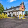 Exterior of Econo Lodge Inn & Suites Chambersburg Central