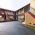 Exterior of Econo Lodge Long Beach I-405