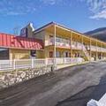 Exterior of Econo Lodge Near Bluefield College