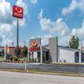 Exterior of Econo Lodge Oxford near Choccolocco Park