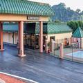 Exterior of Econo Lodge Rocky Top