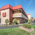 Exterior of Econo Lodge West Haven